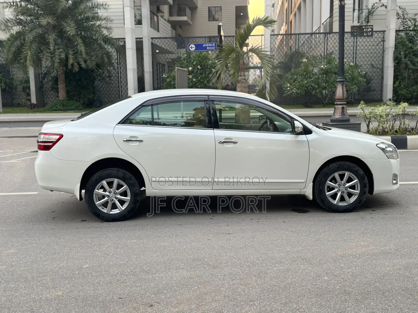 Toyota Premio G Superior Octane 2012