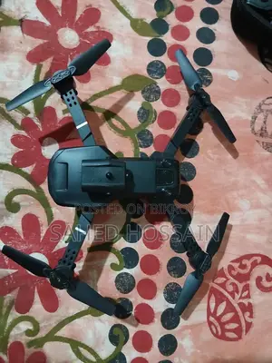 Drone e100