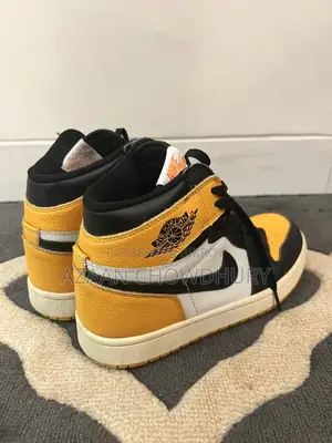 Air Jordan 1 High Taxi