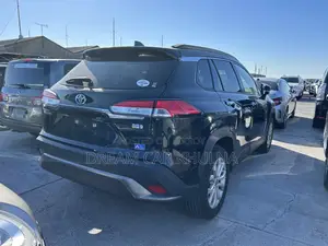 Toyota Corolla Cross S Pkg Panaromic 2023