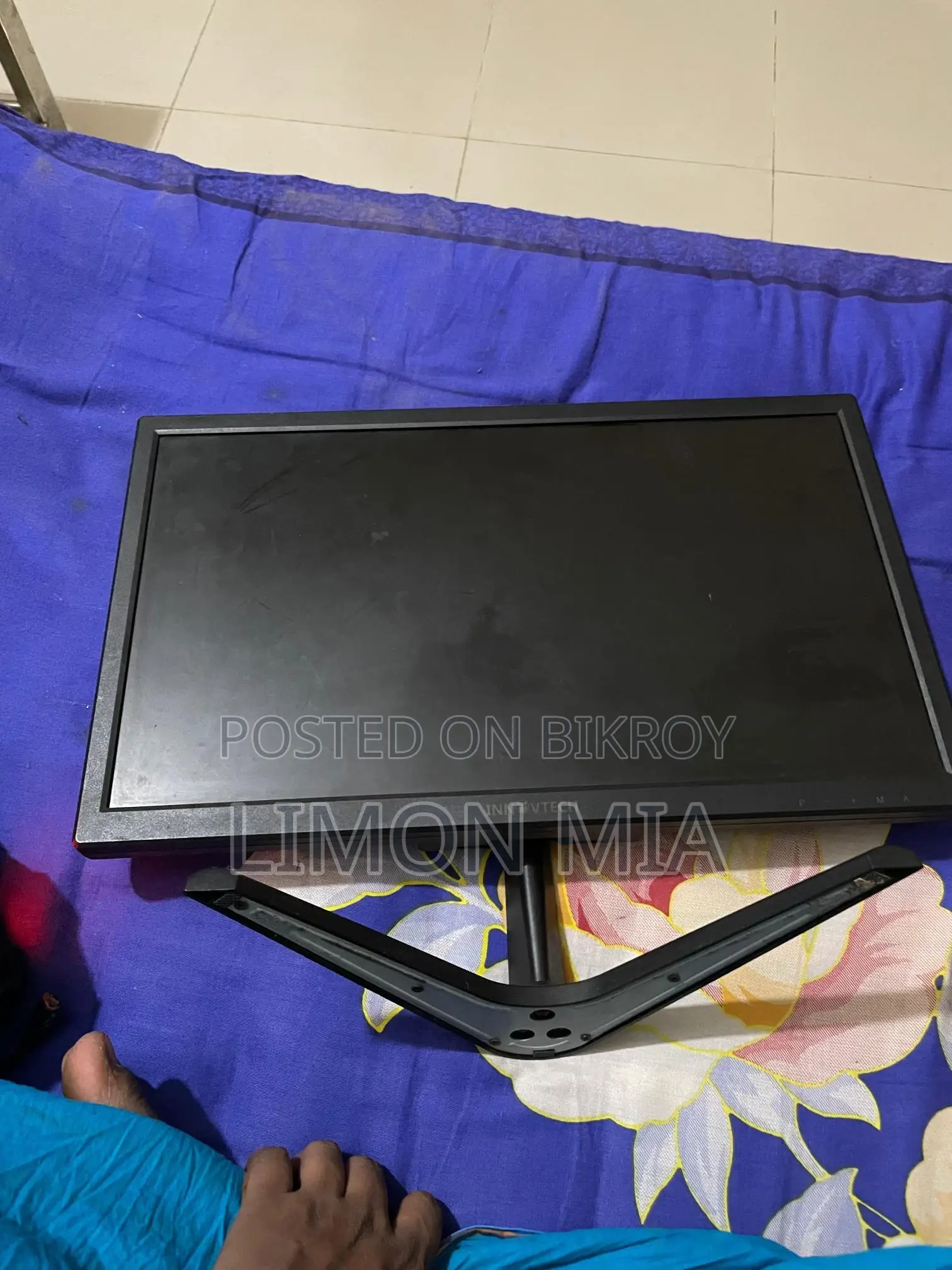 19 Inch Monitor