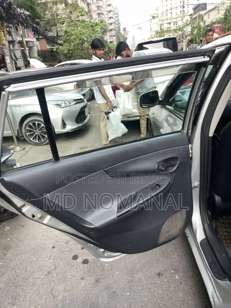 Toyota Fielder 2011