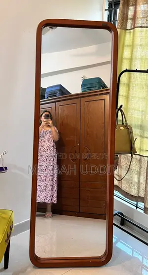 Mirror Stand