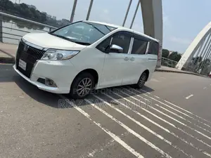 Toyota Esquire 2017