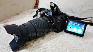 Nikon D5300 24.2mp DSLR Body with 18-105mm VR Lens, 32GB Card