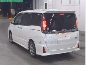 Toyota Noah SIWXB 2021