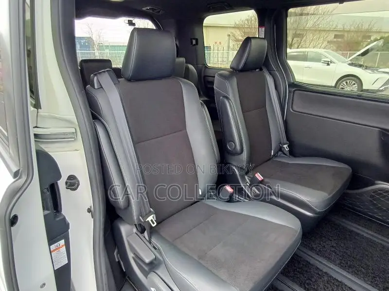 Toyota Noah SIWXB 2021