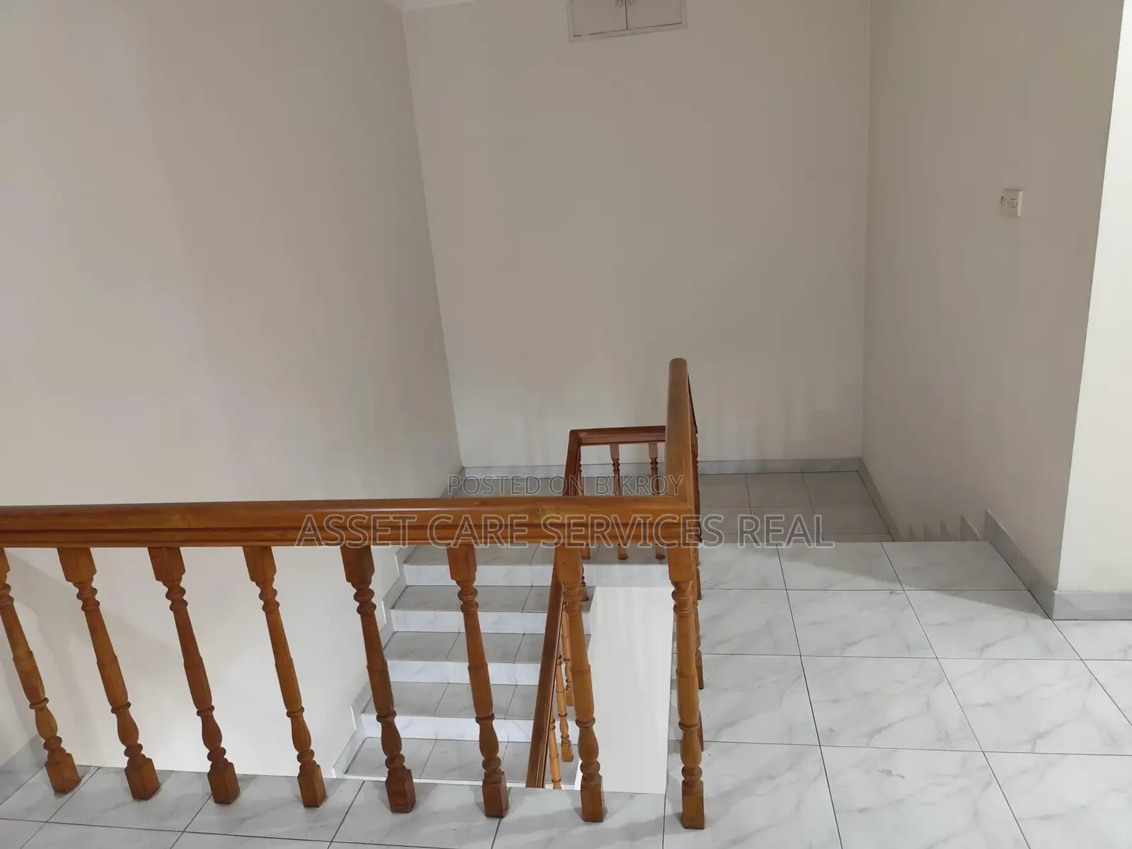 Duplex 4-Bedroom Apartment for Rent in Baridhara Diplomatic Zone