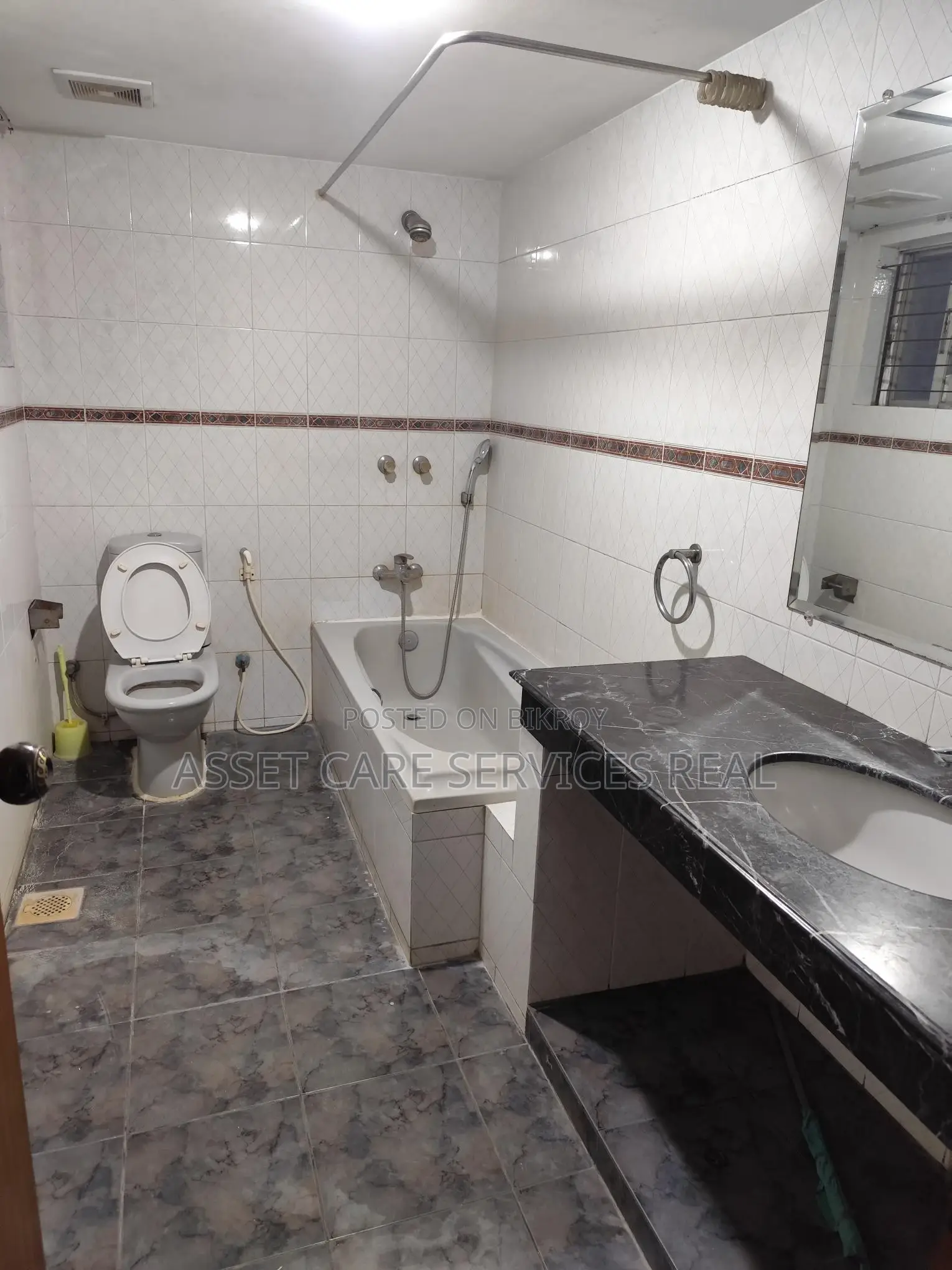 Duplex 4-Bedroom Apartment for Rent in Baridhara Diplomatic Zone
