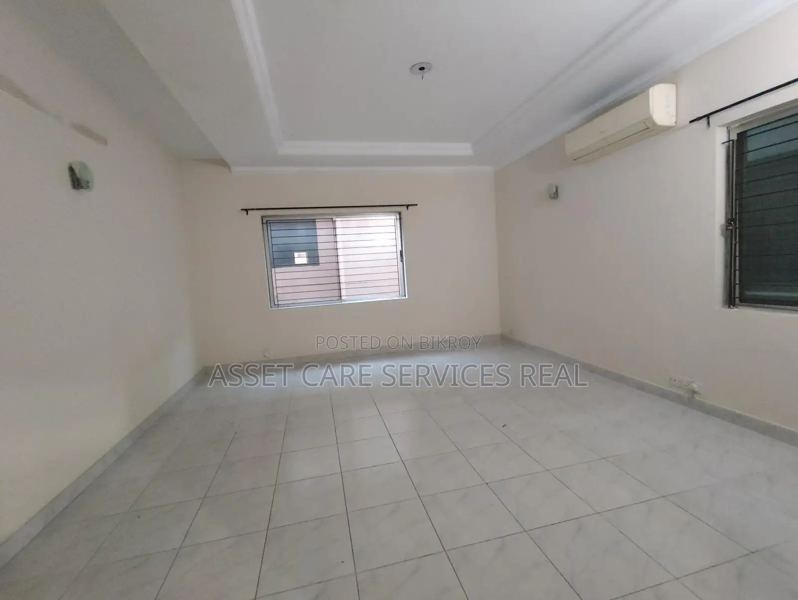Duplex 4-Bedroom Apartment for Rent in Baridhara Diplomatic Zone
