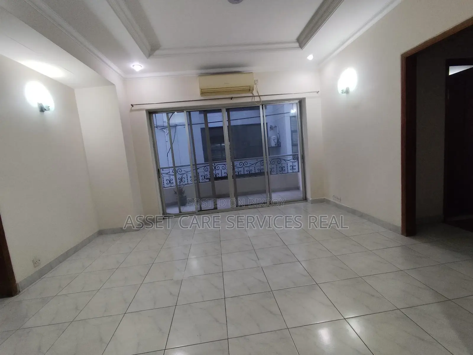 Duplex 4-Bedroom Apartment for Rent in Baridhara Diplomatic Zone