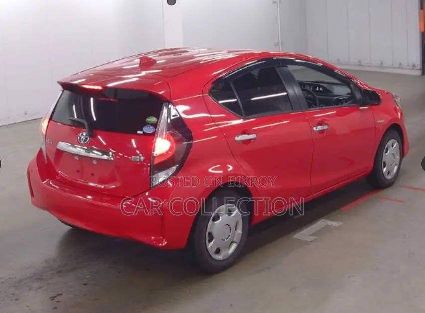 Toyota Sienta 2021