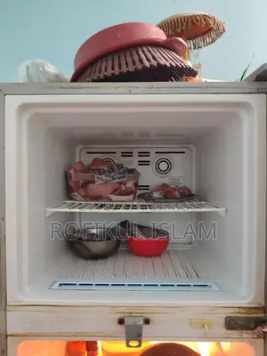 The LG GL-B274VML refrigerator
