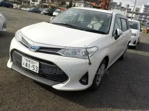 Toyota Fielder Ex Hybrid white 2021