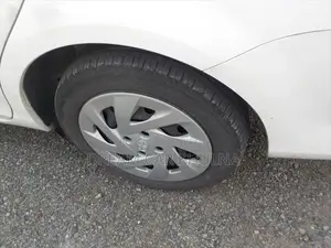 Toyota Fielder Ex Hybrid white 2021