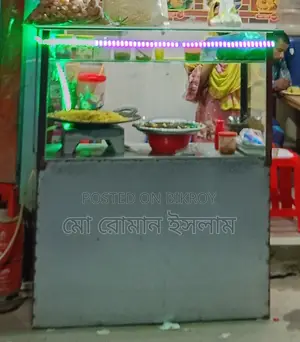 ফাস্ট ফুড এবং হোটেলের খাবার রাখার গ্লাসের শোকেস
