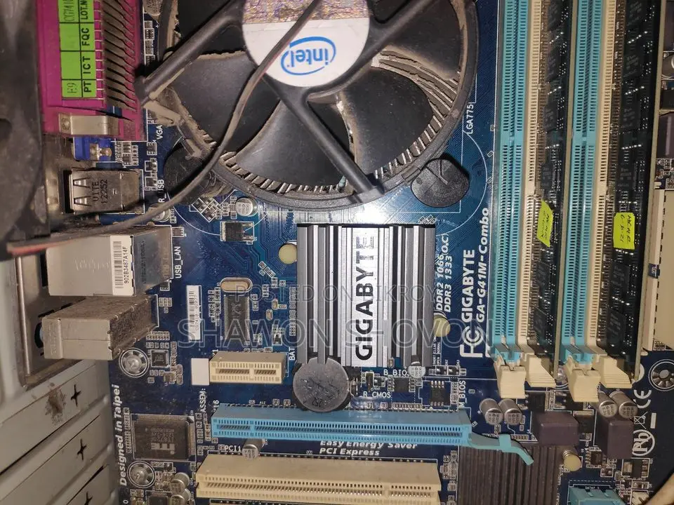 Desktop Computer Gigabyte 8GB Intel Celeron eMMC 128GB