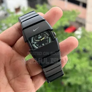 প্রিমিয়াম স্টাইলিশ Rc Nikee চেইন ওয়াচ (unisex Watch)