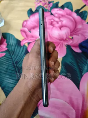ওয়ানপ্লাস ১২ ১২/২৫৬ (ব্যবহৃত)