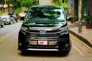 Toyota Noah WxB 2020