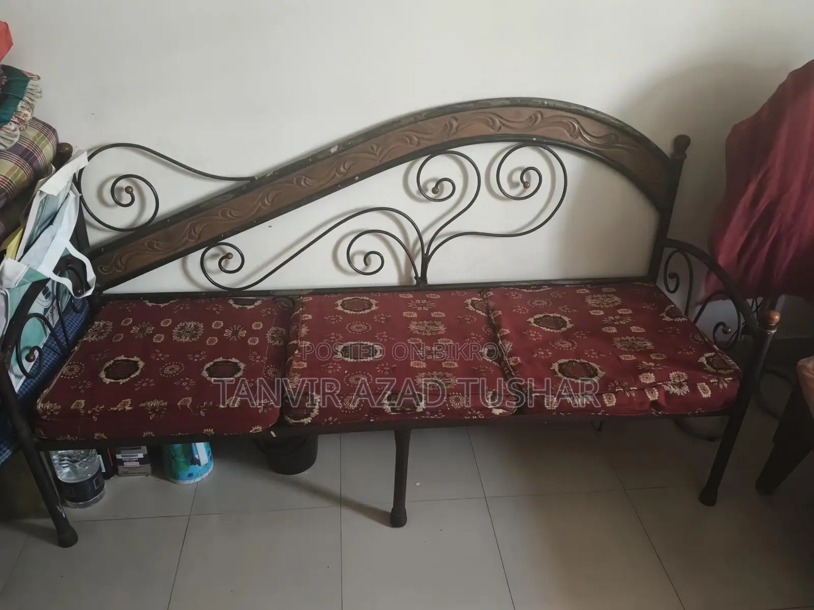 সোফা সেট ব্যবহৃত
