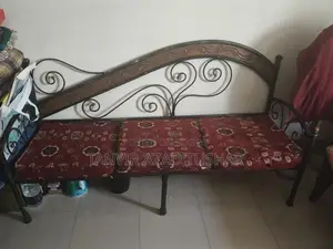 সোফা সেট ব্যবহৃত