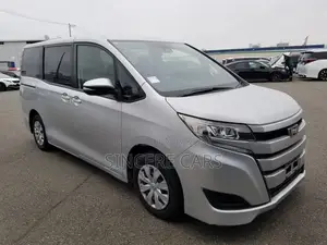Toyota Noah X KEY 1DOOR PWR 2021