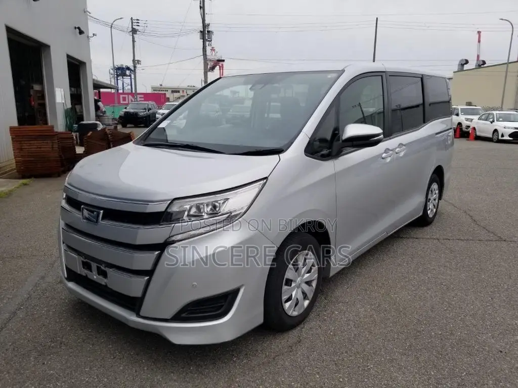 Toyota Noah X KEY 1DOOR PWR 2021