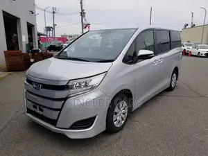 Toyota Noah X KEY 1DOOR PWR 2021