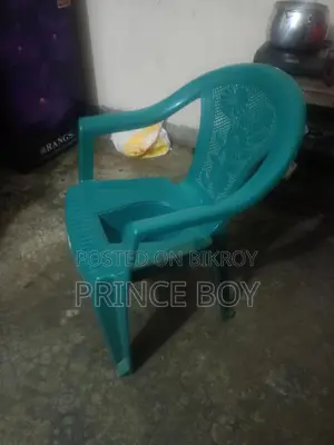 একটা কমোড চেয়ার ব্রিক্রি করা হবে।( আনটাচ)