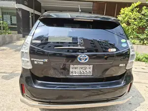 Toyota Prius Alpha 7 Seater 2014