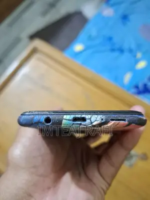 Samsung Galaxy A7 . (Used)