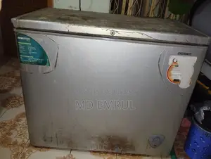 Deep freezer in excellent condition.