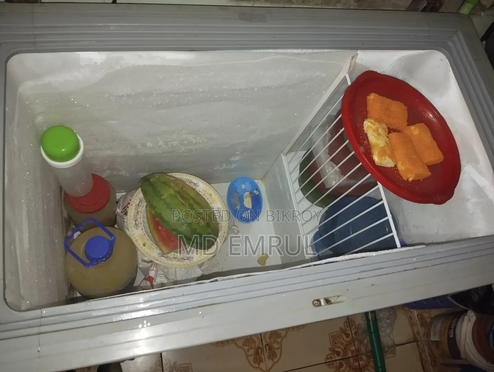 Deep freezer in excellent condition.