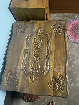 সোফার টেবিল