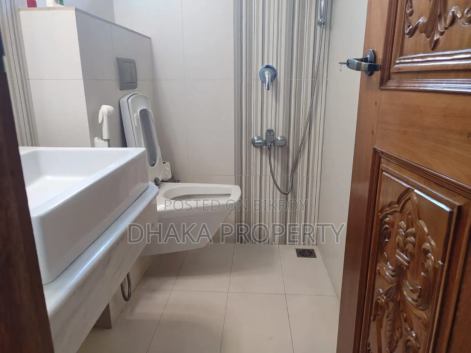 Premium Quality Furnished Apartment with American Fittings for Rent at Baridhara Diplomatic Zone