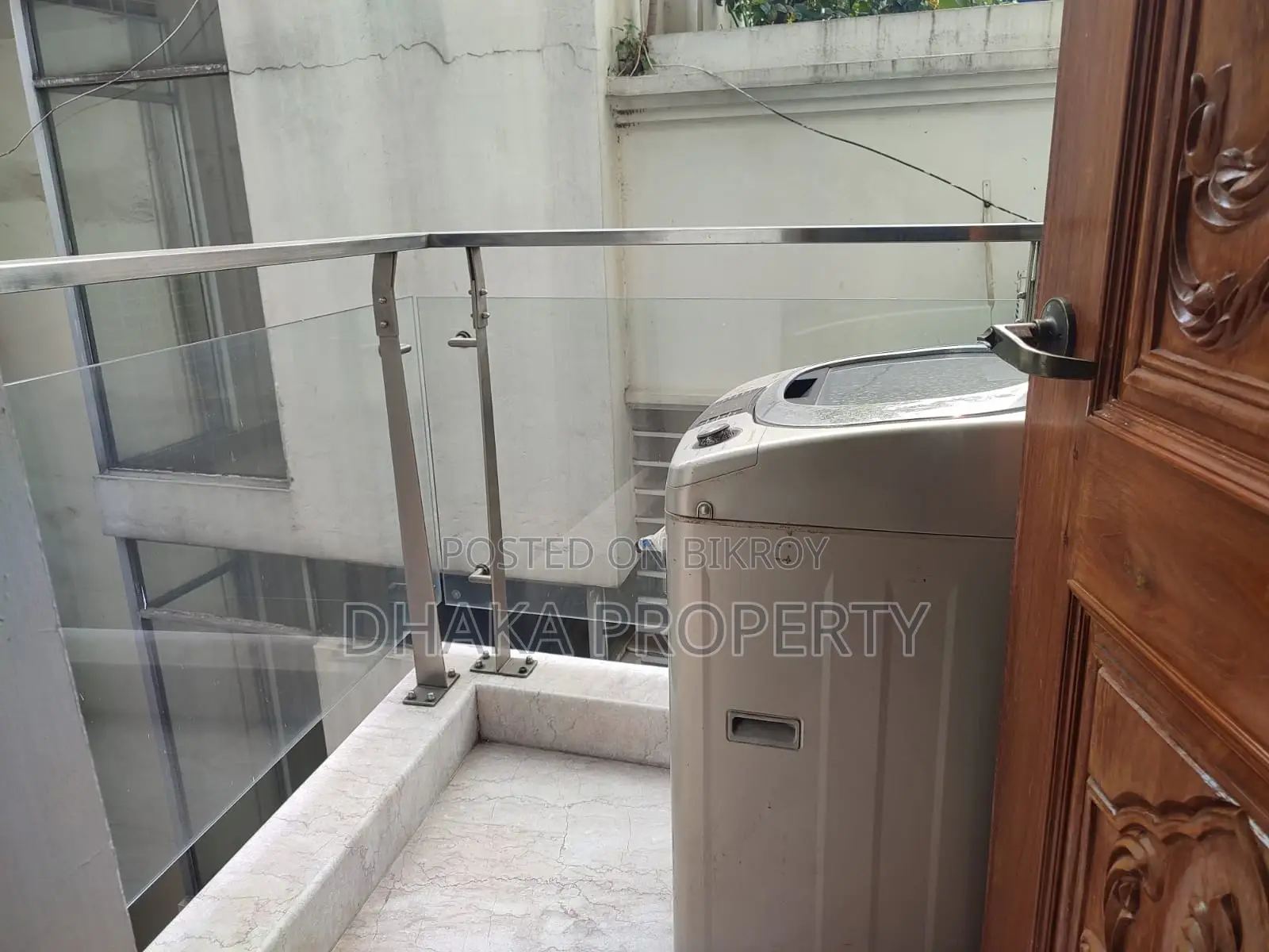 Premium Quality Furnished Apartment with American Fittings for Rent at Baridhara Diplomatic Zone