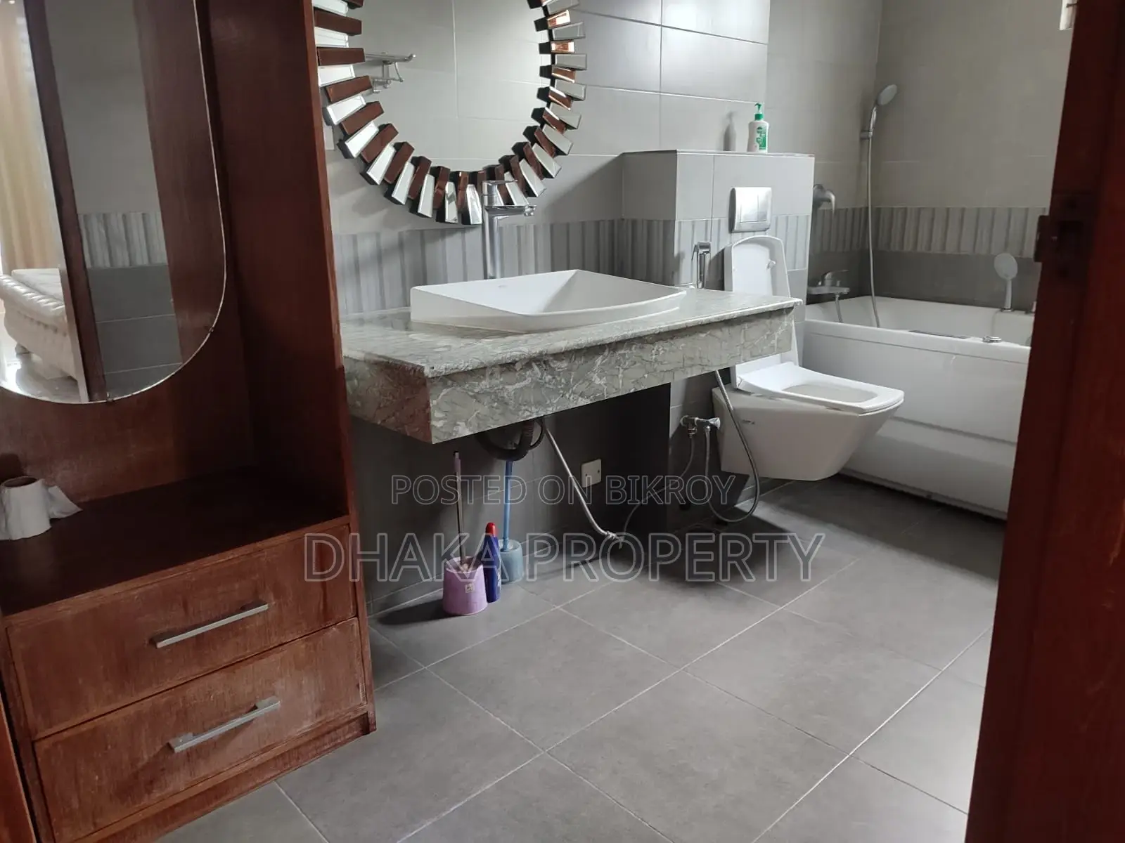 Premium Quality Furnished Apartment with American Fittings for Rent at Baridhara Diplomatic Zone