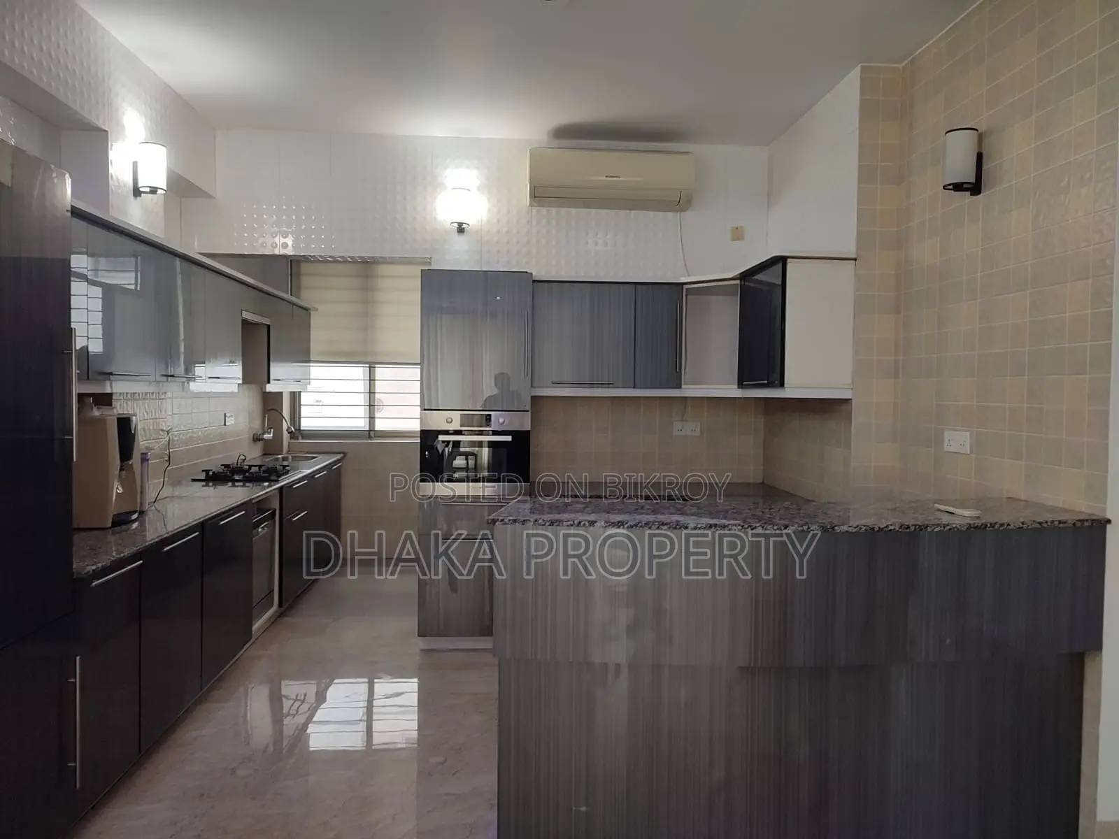 Premium Quality Furnished Apartment with American Fittings for Rent at Baridhara Diplomatic Zone
