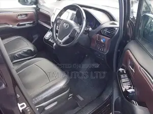 Toyota Esquire GI PKG 4.0 PURPLE 2020