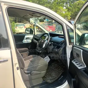Toyota Noah Push Start 2011
