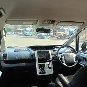 Toyota Noah Push Start 2011