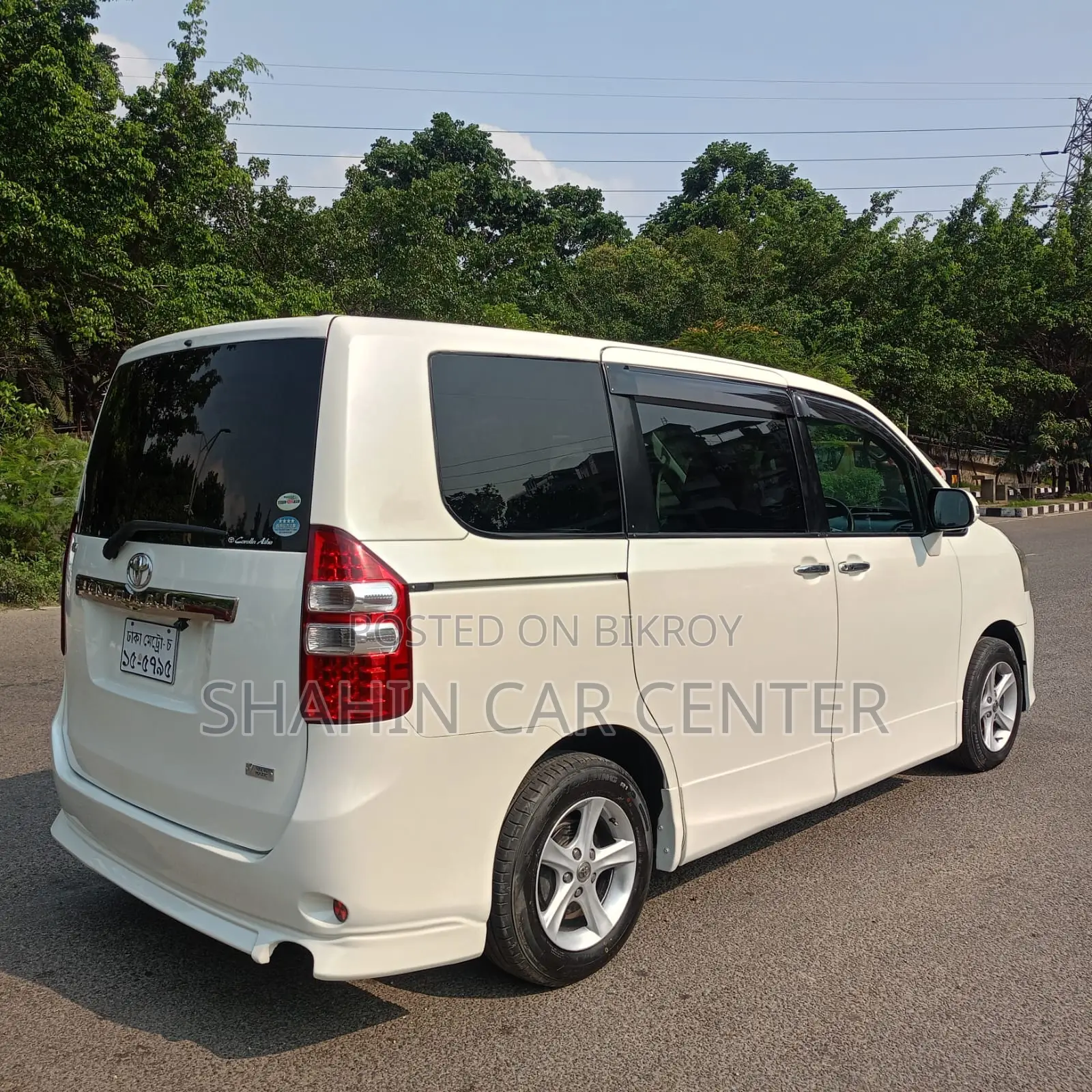 Toyota Noah Push Start 2011