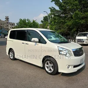 Toyota Noah Push Start 2011
