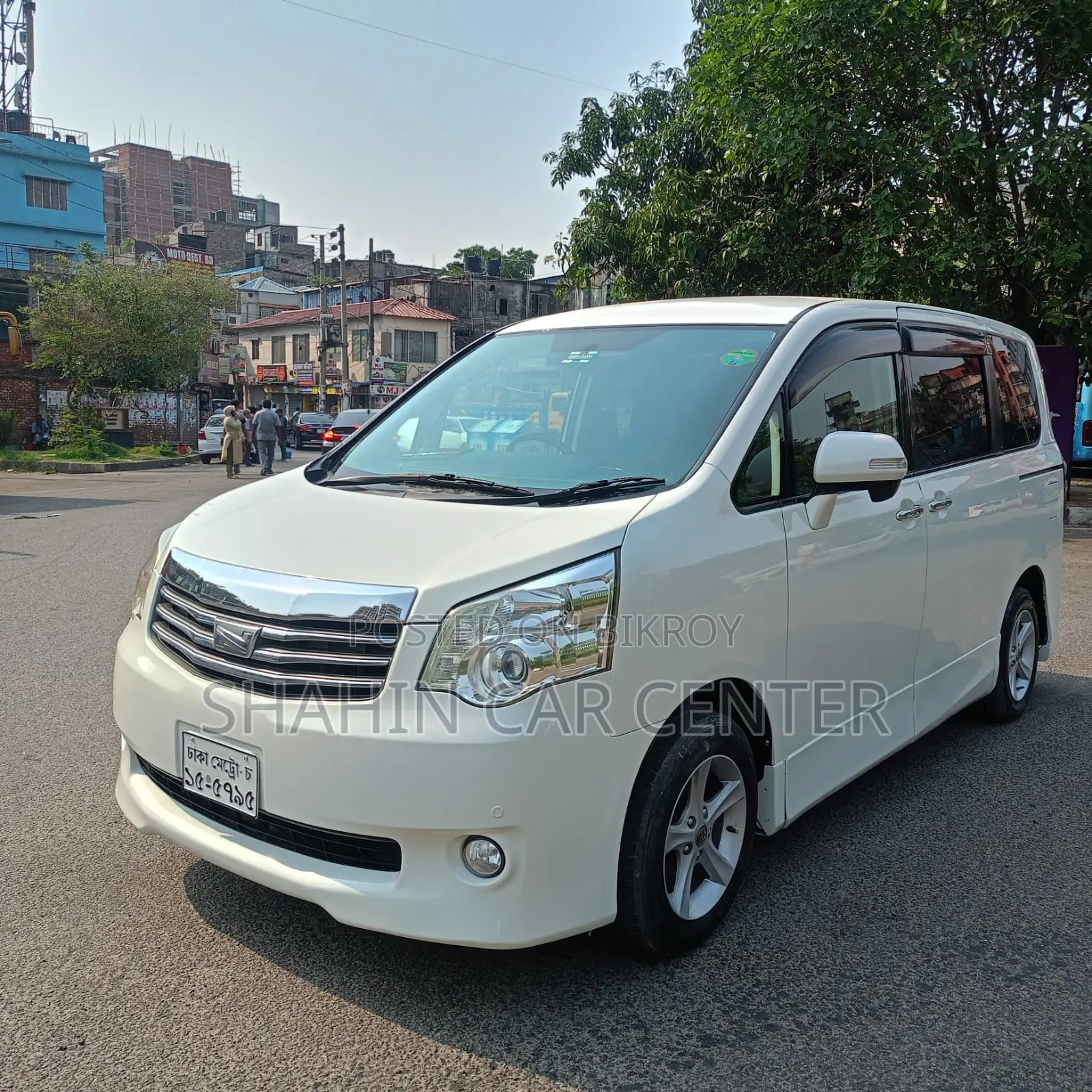 Toyota Noah Push Start 2011