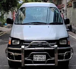 Toyota Noah KR42 5Door Dx Cng 2005