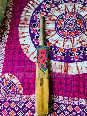 DSC111, ক্রিকেট ব্যাট