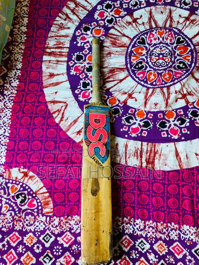DSC111, ক্রিকেট ব্যাট