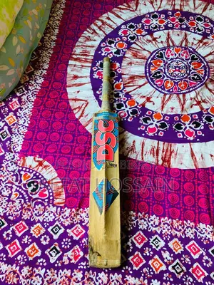 DSC111, ক্রিকেট ব্যাট