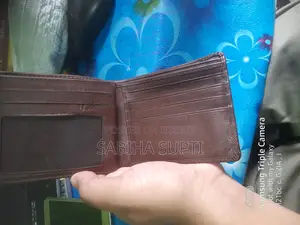 লেদার মানিব্যাগ